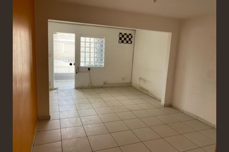 Casa à venda com 3 quartos, 273m² em Mirandópolis, São Paulo