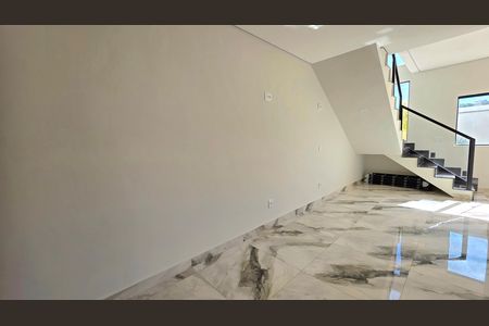Casa à venda com 277m², 4 quartos e 4 vagasSala