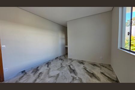 Casa à venda com 277m², 4 quartos e 4 vagasSuíte 1 