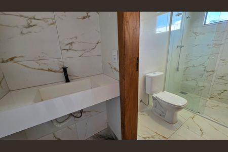 Casa à venda com 277m², 4 quartos e 4 vagasBanheiro - Suíte 1 