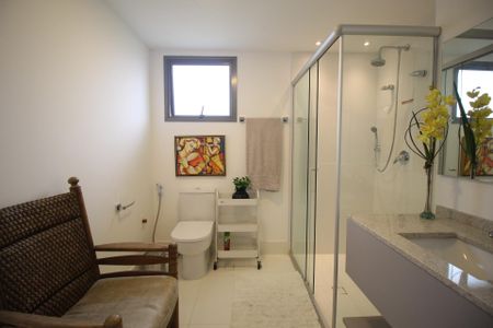 Banheiro de apartamento para alugar com 1 quarto, 42m² em Petrópolis, Porto Alegre
