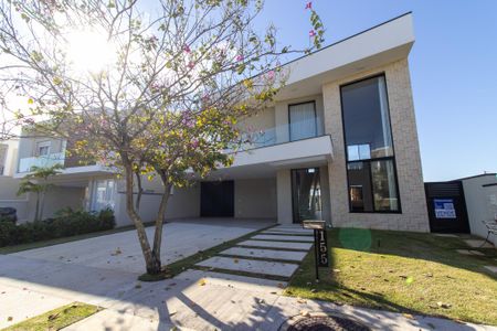 Casa de condomínio à venda com 285m², 4 quartos e 3 vagas