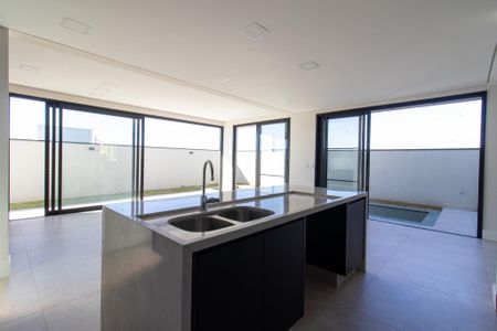 Casa de condomínio à venda com 285m², 4 quartos e 3 vagas