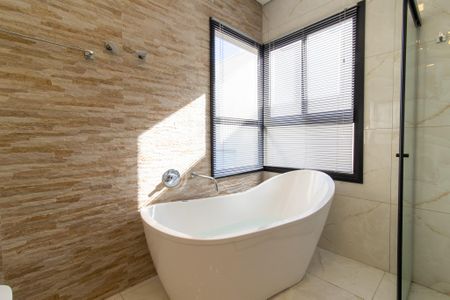 Casa de condomínio à venda com 285m², 4 quartos e 3 vagas