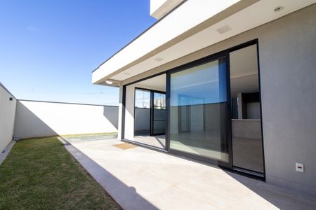 Casa de condomínio à venda com 285m², 4 quartos e 3 vagas
