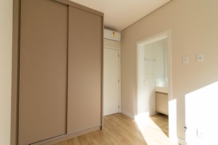 Casa de condomínio à venda com 285m², 4 quartos e 3 vagas