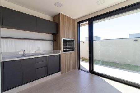 Casa de condomínio à venda com 285m², 4 quartos e 3 vagas