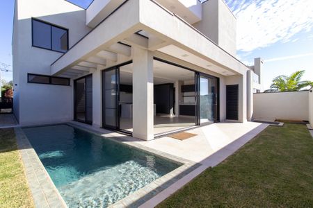 Casa de condomínio à venda com 285m², 4 quartos e 3 vagas