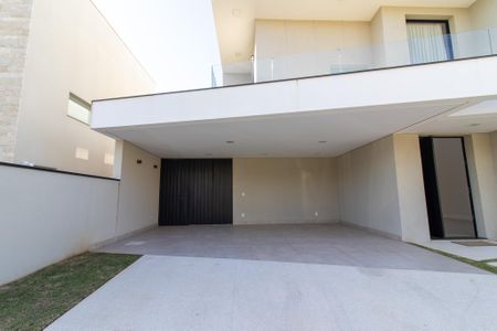 Casa de condomínio à venda com 285m², 4 quartos e 3 vagas