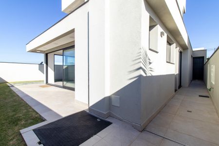 Casa de condomínio à venda com 285m², 4 quartos e 3 vagas