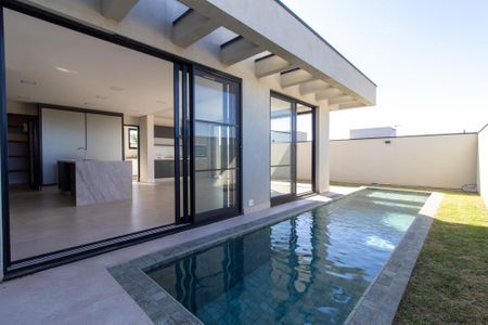 Casa de condomínio à venda com 285m², 4 quartos e 3 vagas