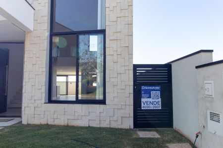 Casa de condomínio à venda com 285m², 4 quartos e 3 vagas