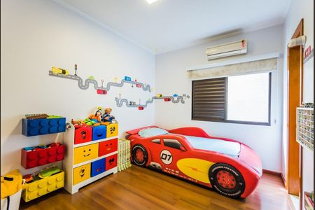 Casa à venda com 218m², 4 quartos e 2 vagas