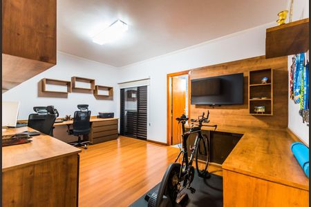 Casa à venda com 218m², 4 quartos e 2 vagas