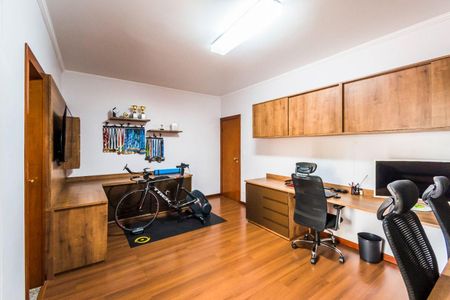 Casa à venda com 218m², 4 quartos e 2 vagas