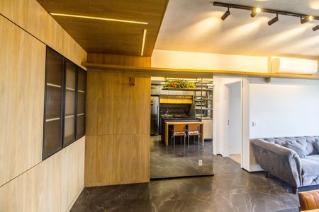 Sala  de apartamento para alugar com 2 quartos, 70m² em Empresarial 18 do Forte, Barueri