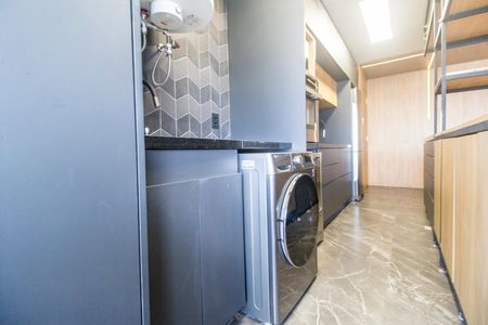 Área de Serviço de apartamento para alugar com 2 quartos, 70m² em Empresarial 18 do Forte, Barueri