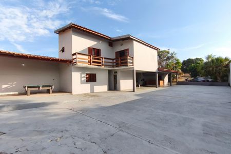 Casa para alugar com 240m², 2 quartos e 12 vagas Casa para alugar com 240m², 2 quartos e 12 vagasQuintal