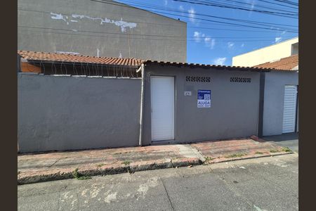 Fachada de casa para alugar com 1 quarto, 65m² em Vila Metalúrgica, Santo André