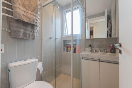 Apartamento à venda com 67m², 2 quartos e 2 vagas Apartamento à venda com 67m², 2 quartos e 2 vagasBanheiro da Suíte 1