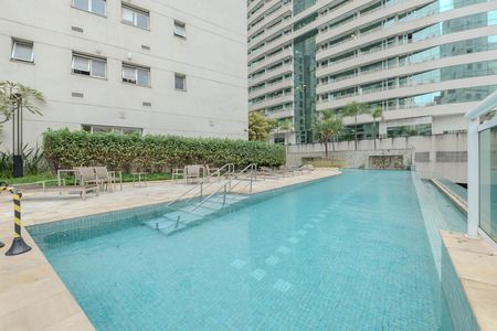 Apartamento à venda com 67m², 2 quartos e 2 vagas Apartamento à venda com 67m², 2 quartos e 2 vagasÁrea comum - Piscina