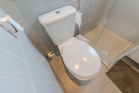 Apartamento à venda com 67m², 2 quartos e 2 vagas Apartamento à venda com 67m², 2 quartos e 2 vagasBanheiro da Suíte 1