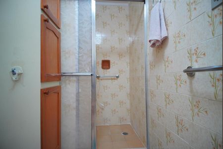 Apartamento para alugar com 70m², 2 quartos e 2 vagasBanheiro Corredor