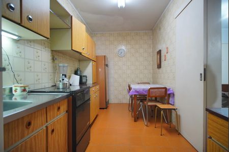 Apartamento para alugar com 70m², 2 quartos e 2 vagasCozinha