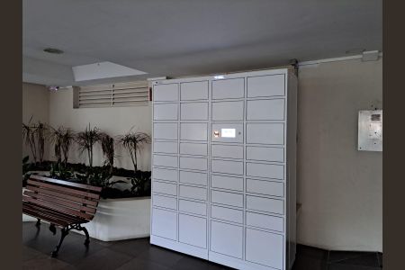 Área Comum - Armário de Entregas de apartamento para alugar com 2 quartos, 70m² em Santana, Porto Alegre