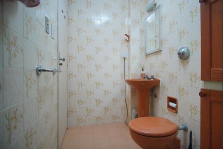 Banheiro Corredor de apartamento para alugar com 2 quartos, 70m² em Santana, Porto Alegre
