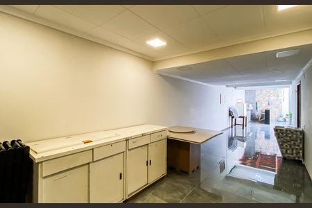 Casa para alugar com 150m², 3 quartos e 2 vagas Casa para alugar com 150m², 3 quartos e 2 vagasSalão