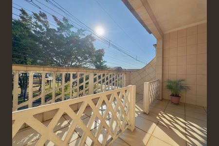 Sacada quarto 3 de casa à venda com 3 quartos, 125m² em Parque Continental Ii, Guarulhos
