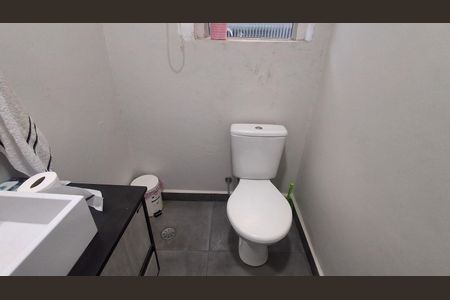 Casa para alugar com 174m², 4 quartos e 2 vagas Casa para alugar com 174m², 4 quartos e 2 vagasBanheiro Social