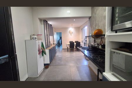 Casa para alugar com 174m², 4 quartos e 2 vagas Casa para alugar com 174m², 4 quartos e 2 vagasCozinha