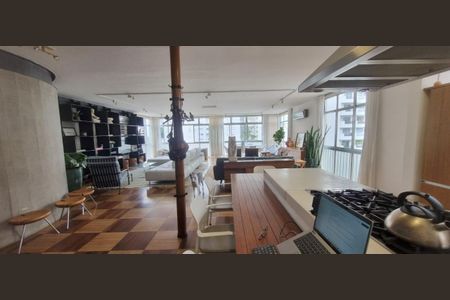 Apartamento à venda com 3 quartos, 245m² em Cerqueira César, São Paulo