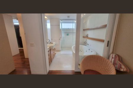 Apartamento à venda com 3 quartos, 245m² em Cerqueira César, São Paulo