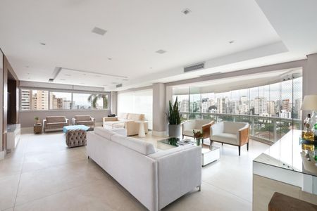 Apartamento à venda com 235m², 4 quartos e 4 vagas