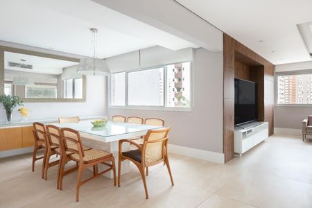 Apartamento à venda com 235m², 4 quartos e 4 vagas
