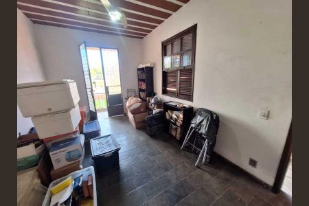 Casa de condomínio à venda com 261m², 3 quartos e 5 vagas