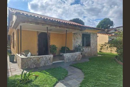 Casa de condomínio à venda com 261m², 3 quartos e 5 vagas