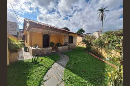 Casa de condomínio à venda com 261m², 3 quartos e 5 vagas