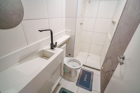 Banheiro de apartamento à venda com 2 quartos, 34m² em Jardim Peri Peri, São Paulo