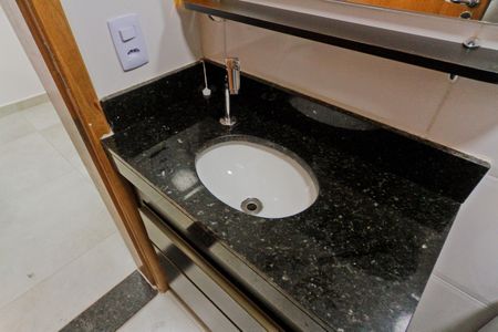 Banheiro de apartamento para alugar com 2 quartos, 32m² em Carandiru, São Paulo
