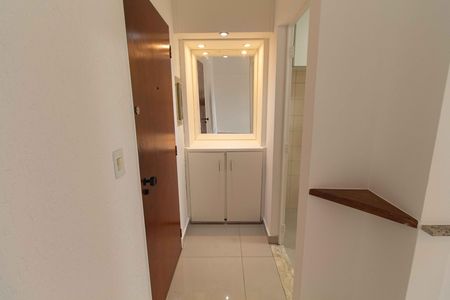 Apartamento para alugar com 45m², 1 quarto e 1 vaga Apartamento para alugar com 45m², 1 quarto e 1 vagaEntrada do apartamento