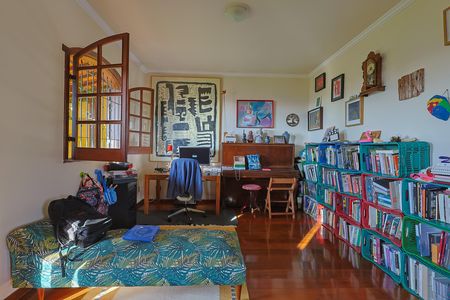 Casa à venda com 5 quartos, 225m² em Paraíso, Belo Horizonte