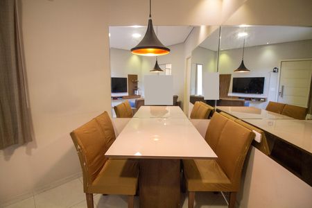 Casa para alugar com 45m², 1 quarto e 1 vaga Casa para alugar com 45m², 1 quarto e 1 vagaSala de Jantar