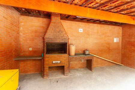 Apartamento para alugar com 50m², 2 quartos e 1 vaga Apartamento para alugar com 50m², 2 quartos e 1 vagaÁrea comum - Churrasqueira