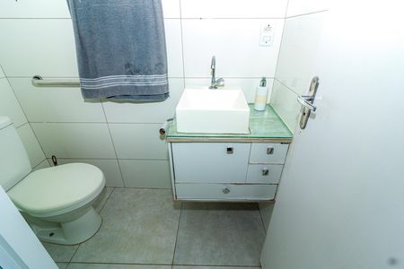 Banheiro de apartamento para alugar com 2 quartos, 50m² em Jardim Campo Grande, São Paulo