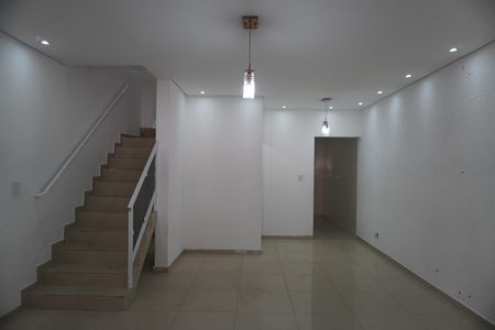 Casa para alugar com 3 quartos, 300m² em Vila Progresso (zona Leste), São Paulo