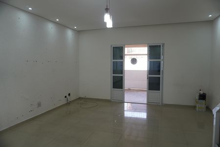 Casa para alugar com 3 quartos, 300m² em Vila Progresso (zona Leste), São Paulo